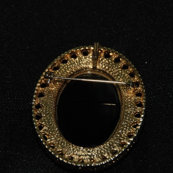 Gold Tone Filagree Pin w/Gold Rose - Picture 4 of 4